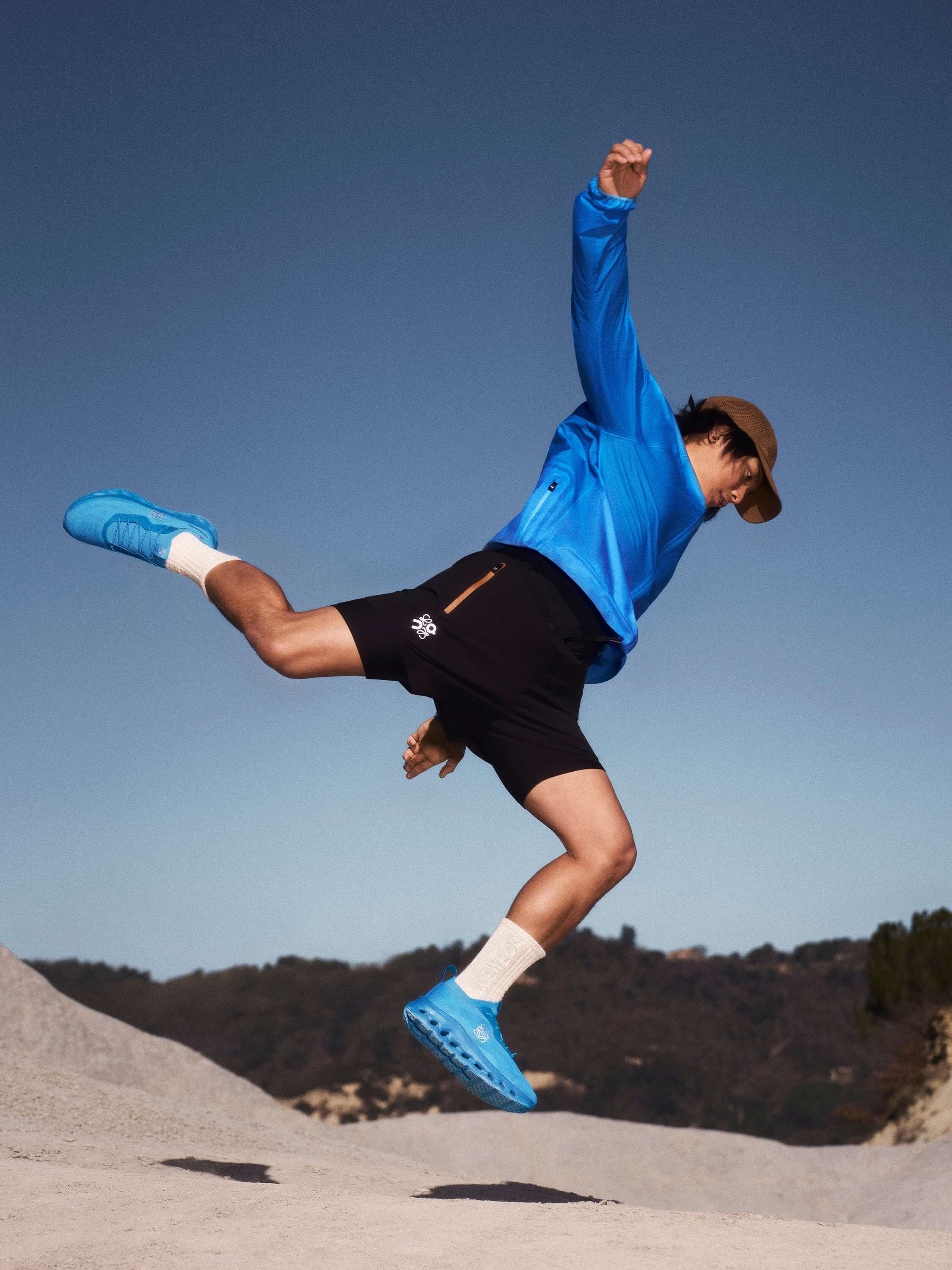2024-25 秋冬新作  ハイブランドの LOEWE x On Running Exclusive Men's Collection - LOEWE ウォーキング・ランニングウェア